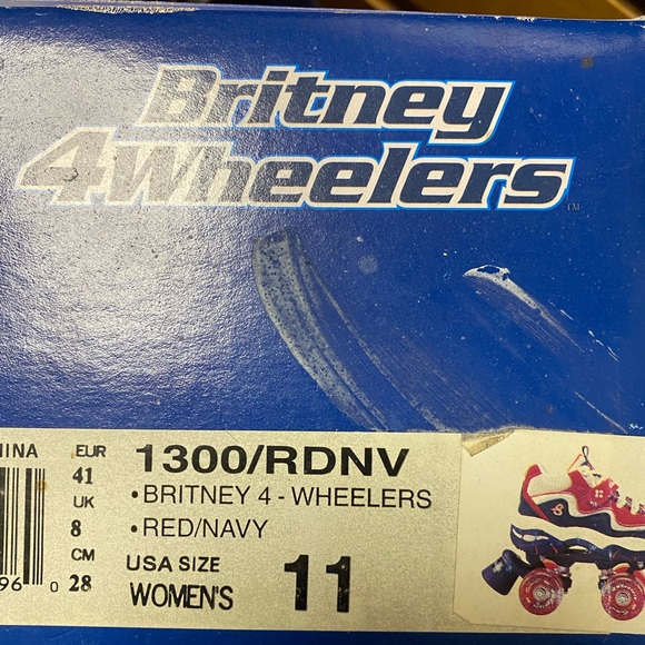 BRITNEY SPEARS SUPER RARE BRAND NEW IN BOX SKECHERS 4-WHEELERS ROLLER SKATES - Picture 2 of 8